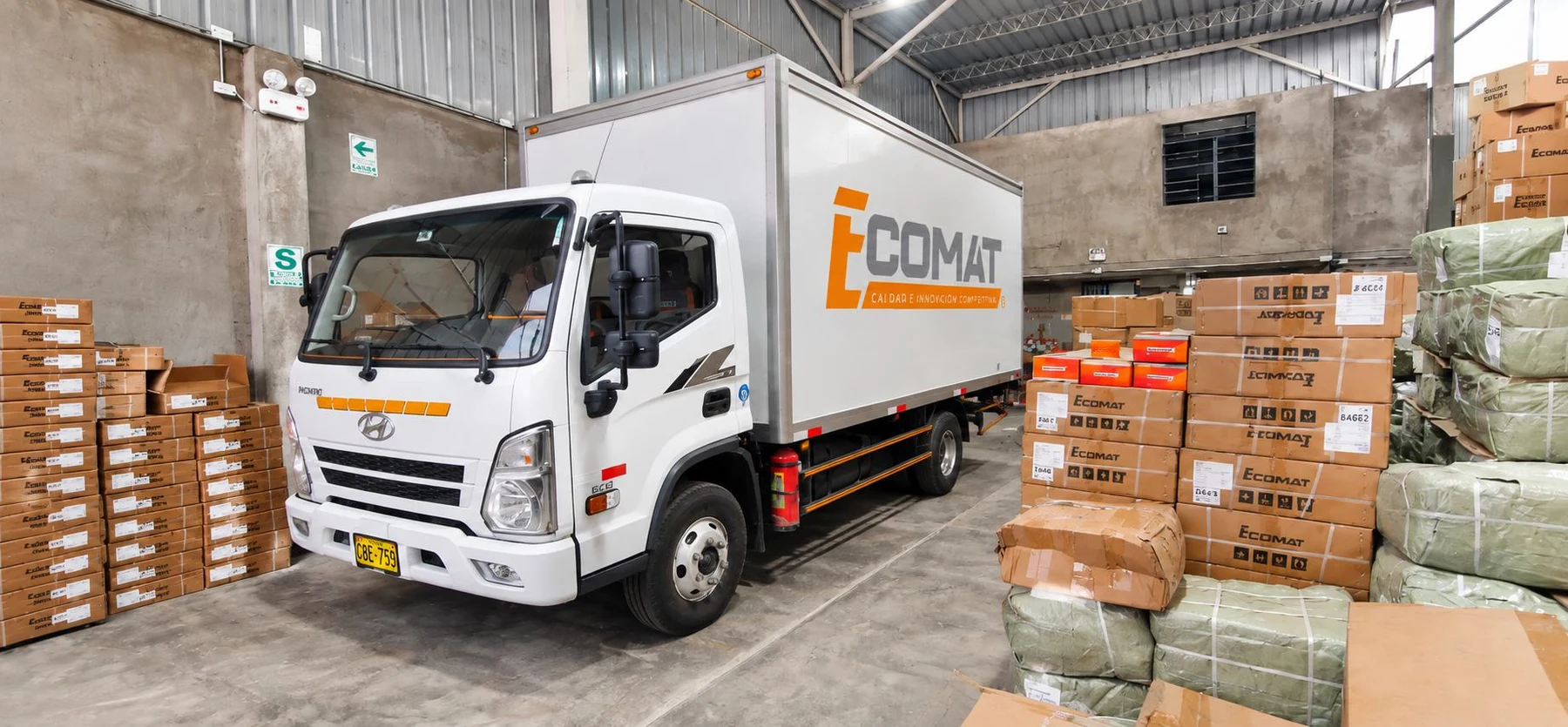 Camión Ecomat de distribución